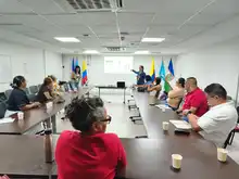 En Cali avanza estrategia de bienestar laboral: servidores de la educación reciben capacitación en higiene vocal y gestión de emociones