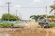 Con puentes, obras hidráulicas y nuevos carriles, avanza en un 57% la ampliación de la avenida Cañasgordas
