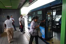Organismos de la Alcaldía atienden daños y realizan labores de limpieza luego de vandalización de la infraestructura pública