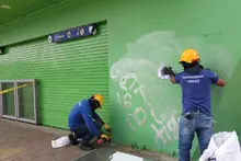 Organismos de la Alcaldía atienden daños y realizan labores de limpieza luego de vandalización de la infraestructura pública