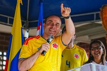 Alcaldía de Cali recuperó y entregó la cancha sintética del parque La Horqueta
