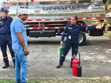 Servidores públicos de Cali se fortalecen en prevención de incendios para proteger la vida en las instituciones educativas