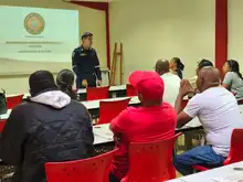 Servidores públicos de Cali se fortalecen en prevención de incendios para proteger la vida en las instituciones educativas