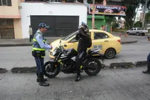 Se intensifican los controles para evitar la invasión del carril exclusivo del MIO y fortalecer la seguridad vial