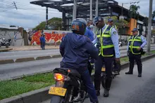 Se intensifican los controles para evitar la invasión del carril exclusivo del MIO y fortalecer la seguridad vial