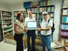 Gobierno de Alejandro Eder entregó 92 computadores nuevos en la Comuna 1: más tecnología y equidad para la educación pública