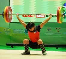 Se rompieron cuatro récords orbitales en la primera jornada del Mundial Junior IWF de Pesas y Colombia logró su primer podio