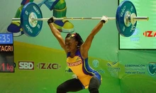Se rompieron cuatro récords orbitales en la primera jornada del Mundial Junior IWF de Pesas y Colombia logró su primer podio