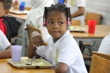 Con más de 13,8 millones de raciones del PAE entregadas en el primer semestre de 2026, Cali fortalece la alimentación de 135.000 estudiantes
