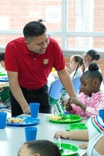 Con más de 13.8 millones de raciones del PAE entregadas en el primer semestre de 2026, Cali fortalece la alimentación de 135.000 estudiantes