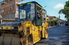 Vecinos de El Poblado en el oriente de Cali estrenan vía, la calle 42 que esperaron por años