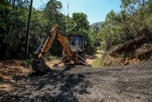 Alcaldía de Alejandro Eder recupera vía entre el Zoológico de Cali y la Virgen de Yanaconas, clave para los habitantes de Cabuyal