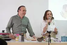Escuelas que alimentan futuro: Cali fortalece la alimentación saludable con la entrega de recetarios en la sede Adán Cordovez Córdoba
