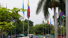 Cali engalana sus espacios públicos con la bandera de Colombia para la posesión presidencial
