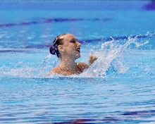 Emily Minante natación artística acción Solo en República Dominicana 2026