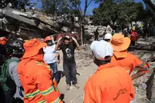 Desde Infraestructura se despliega personal y maquinaria para apoyar labores de rescate y evacuación de escombros 