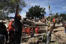 Desde Infraestructura se despliega personal y maquinaria para apoyar labores de rescate y evacuación de escombros 