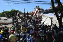 Bomberos mantendrán operaciones continuas hasta rescatar a la última persona