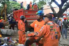 Los ‘Topos’ mexicanos ya están en Cali trabajando en la búsqueda de sobrevivientes del terremoto