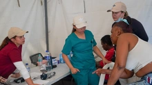 Una misión médica de 40 personas llegó desde Antioquia a la Unidad Panamericana para apoyar a los damnificados del terremoto
