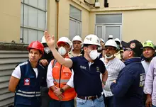 Alcalde Eder acompaña a familias que se encuentran en el HUV y conocer el avance de las labores
