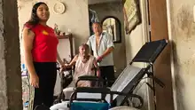 La Alcaldía de Cali entrega mercados, sillas de ruedas, caminadores y kits de aseo a personas con discapacidad afectadas por la emergencia 