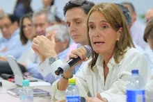 Alcaldía articula trabajo conjunto con el sector asegurador para agilizar atención a afectados por el sismo en Cali