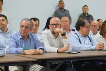 Alcaldía articula trabajo conjunto con el sector asegurador para agilizar atención a afectados por el sismo en Cali