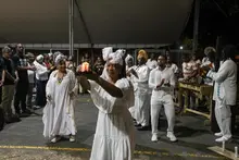 Entre alabaos, arrullos y oraciones, el Festival de Música del Pacífico Petronio Álvarez  rindió homenaje a las víctimas del terremoto