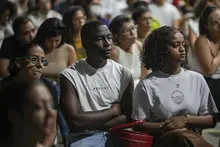 Entre alabaos, arrullos y oraciones, el Festival de Música del Pacífico Petronio Álvarez  rindió homenaje a las víctimas del terremoto
