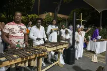 Entre alabaos, arrullos y oraciones, el Festival de Música del Pacífico Petronio Álvarez  rindió homenaje a las víctimas del terremoto