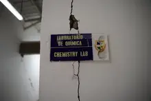 Alcalde Alejandro Eder visita instituciones educativas afectadas por el sismo; más de 240 sedes resultaron con daños