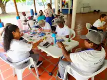 Cali continúa con su ruta de atención integral y entrega de ayudas para proteger a las personas mayores tras el terremoto