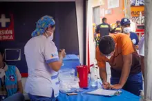 Cali mantiene activa la estrategia de vacunación extramural durante la emergencia por el sismo