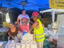 En Chiminangos, la ayuda mutua hace más llevadera la instrucción de desalojar los apartamentos tras el terremoto