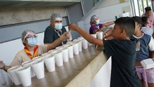 El comedor del Coliseo de Hockey reconstruye resiliencia y abraza a las familias caleñas