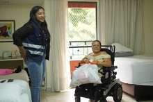 Familias afectadas del barrio Bueno Madrid se hospedan en un hotel, gracias a la gestión de la Alcaldía de Cali