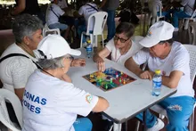 Cali abraza a sus personas mayores con afecto, atención y acompañamiento en su día