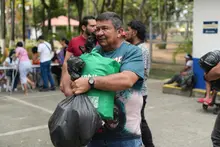 A 20 días del terremoto, las ayudas continúan llegando a las familias damnificadas