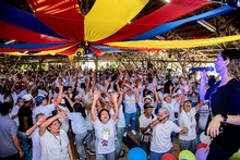Cali abraza a sus personas mayores con afecto, atención y acompañamiento en su día