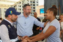 Cali entrega las primeras cuatro soluciones de vivienda a familias damnificadas por el terremoto