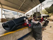 Traslado concertado del albergue Los Pinos: 216 personas deciden, de forma voluntaria, dar el paso hacia sus viviendas, hoteles y redes de apoyo