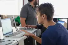 Cali impulsa la ciencia y la tecnología en las aulas con el inicio de la estrategia ‘Tripulación STEM’