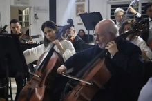 ‘La música nos sana y nos une’: Orquesta Filarmónica sigue llevando esperanza a los barrios de Cali