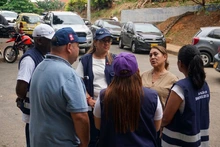 La Alcaldía de Cali mantiene su acompañamiento a la comunidad de Altos de Santa Elena: 800 personas beneficiadas con asistencia alimentaria