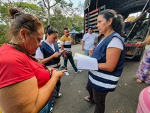 La Alcaldía de Cali mantiene su acompañamiento a la comunidad de Altos de Santa Elena: 800 personas beneficiadas con asistencia alimentaria