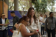 Campaña solidaria “Vístete de Esperanza, Vístete de Colombia” comenzó a entregar ropa nueva a familias damnificadas por el terremoto