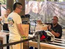 “Vístete de Esperanza, Vístete de Colombia”, la campaña donde la solidaridad se convierte en ropa nueva para las familias damnificadas por el terremoto