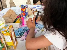 Del garabato a la esperanza: familias de Cali usan el arte como refugio para transformar el miedo tras la emergencia sísmica
