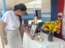 Sentido homenaje a la comunidad educativa víctima del terremoto,